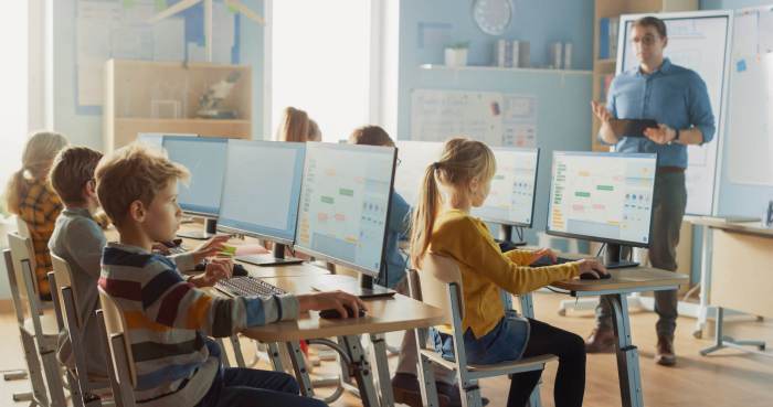 Technology classroom integrating redshelf book ebook features digital